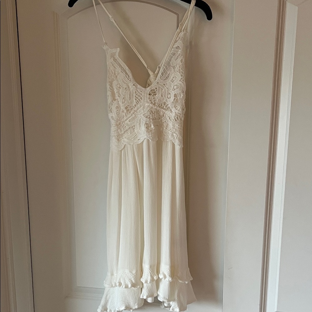 Listicle Cream Textured dress. Junior size.